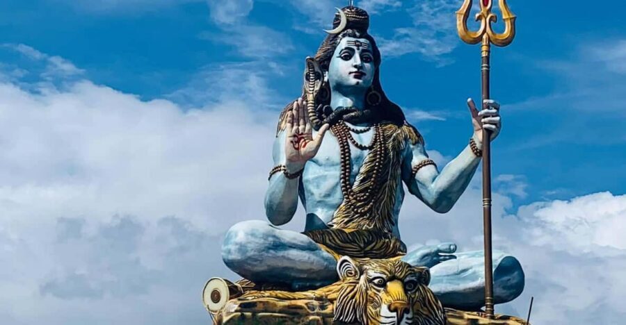 Pokhara Sightseeing By Bus: Day Trip - How the day flows: Lakeside pickup and a shared sightseeing circuit