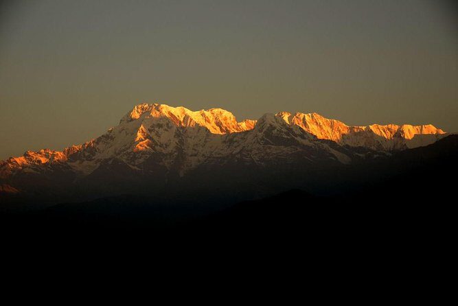 Sarangkot Sunrise Tour from Pokhara - Waiting for sunrise: staying patient when the top gets busy